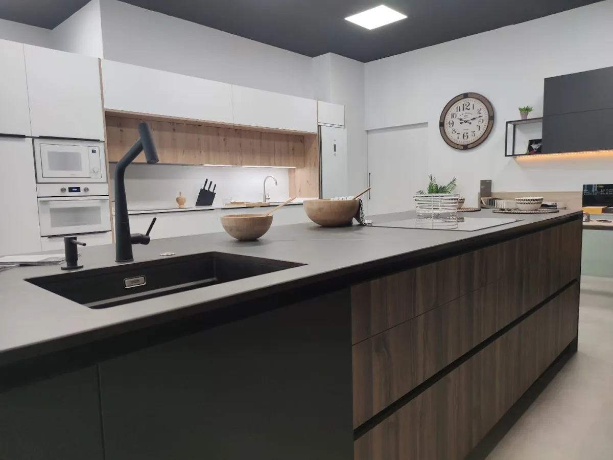 Estudio de Cocinas L17, tienda de cocinas